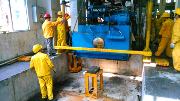 1000噸設(shè)備吊裝移位服務(wù)圖2 1000噸設(shè)備吊裝移位服務(wù)圖2