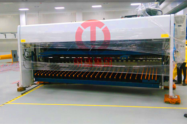 大型數(shù)控折彎機吊裝卸車移位綜合服務(wù)