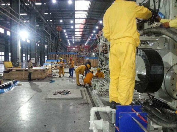 200噸大型壓鑄機(jī)的設(shè)備吊裝安裝綜合服務(wù) 200噸大型壓鑄機(jī)的設(shè)備吊裝安裝綜合服務(wù)