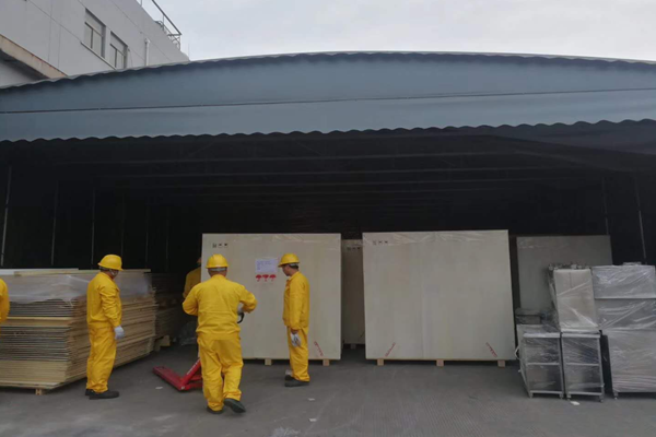 萬國半導體封測設備搬入服務1 萬國半導體封測設備搬入服務1