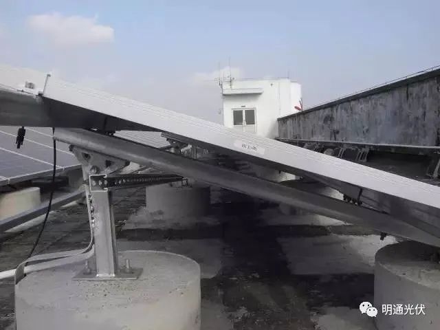 屋頂式光伏安裝8 屋頂式光伏安裝8